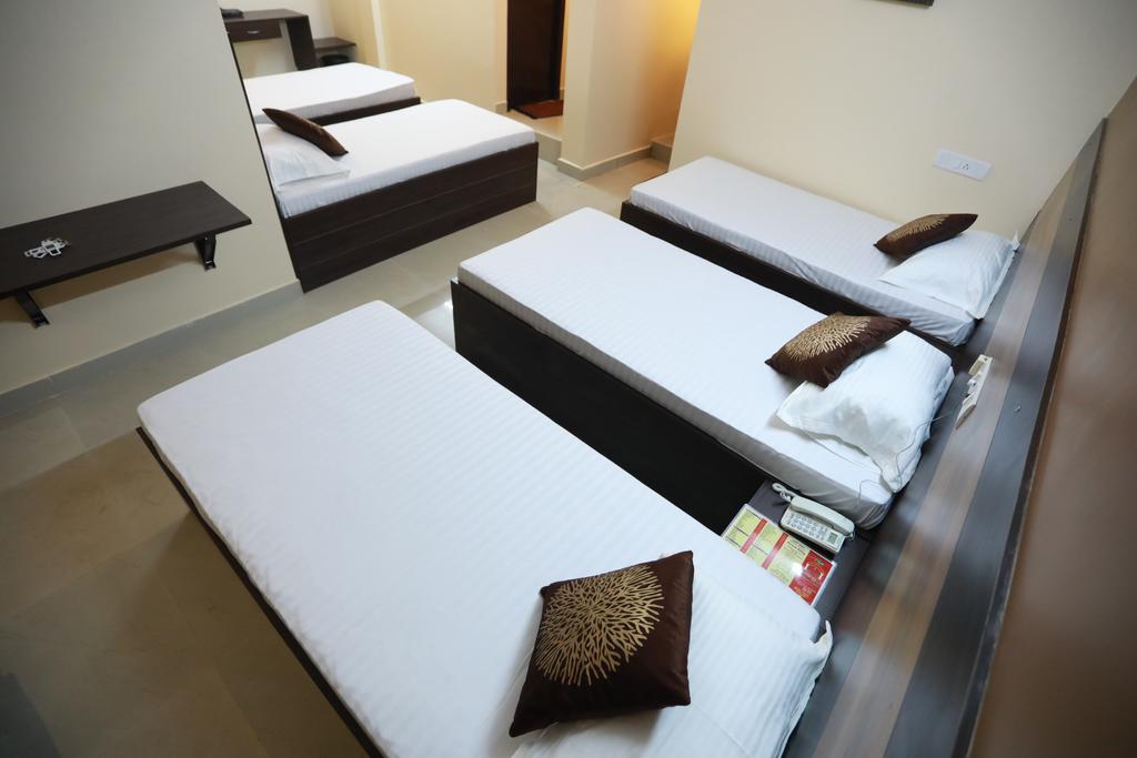 S4 Residency Hotel Chennai Exterior photo